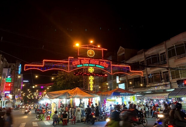 Địa điểm du lịch Cần Thơ - chợ đêm Ninh Kiều