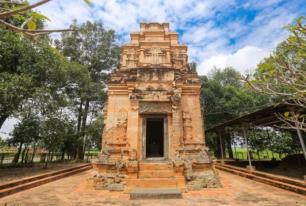 Địa điểm du lịch Tây Ninh -tháp cổ Bình Thạnh